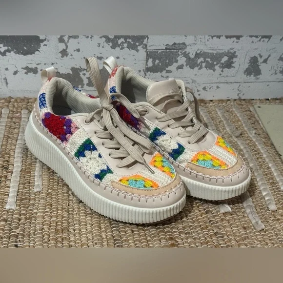 Crochet platform fashion sneakers. - Picture 5 of 14